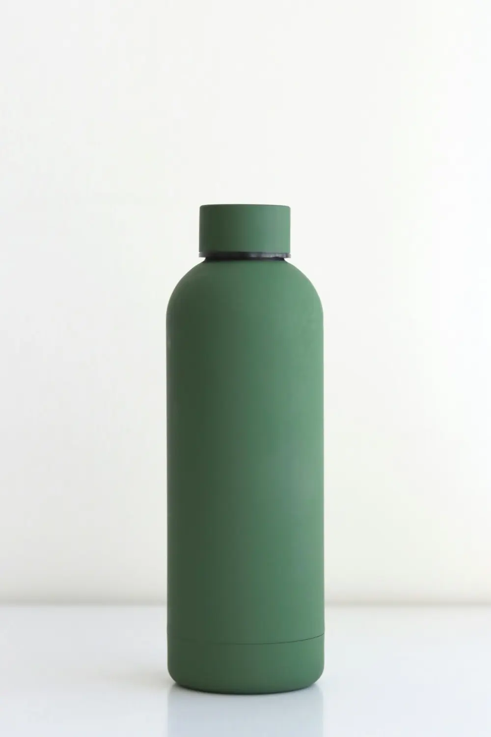 Botella térmica de acero color verde musgo